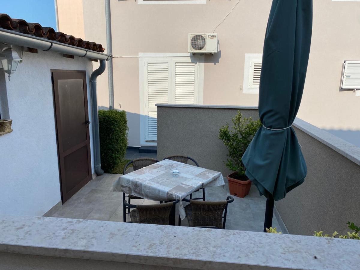 Apartments Tin Ровінь Екстер'єр фото