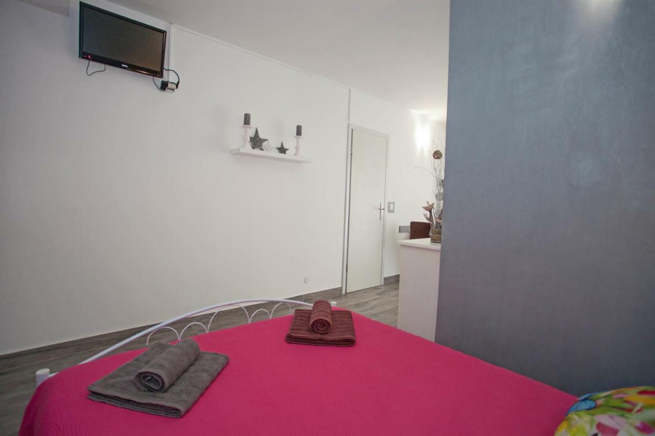 Apartments Tin Ровінь Екстер'єр фото