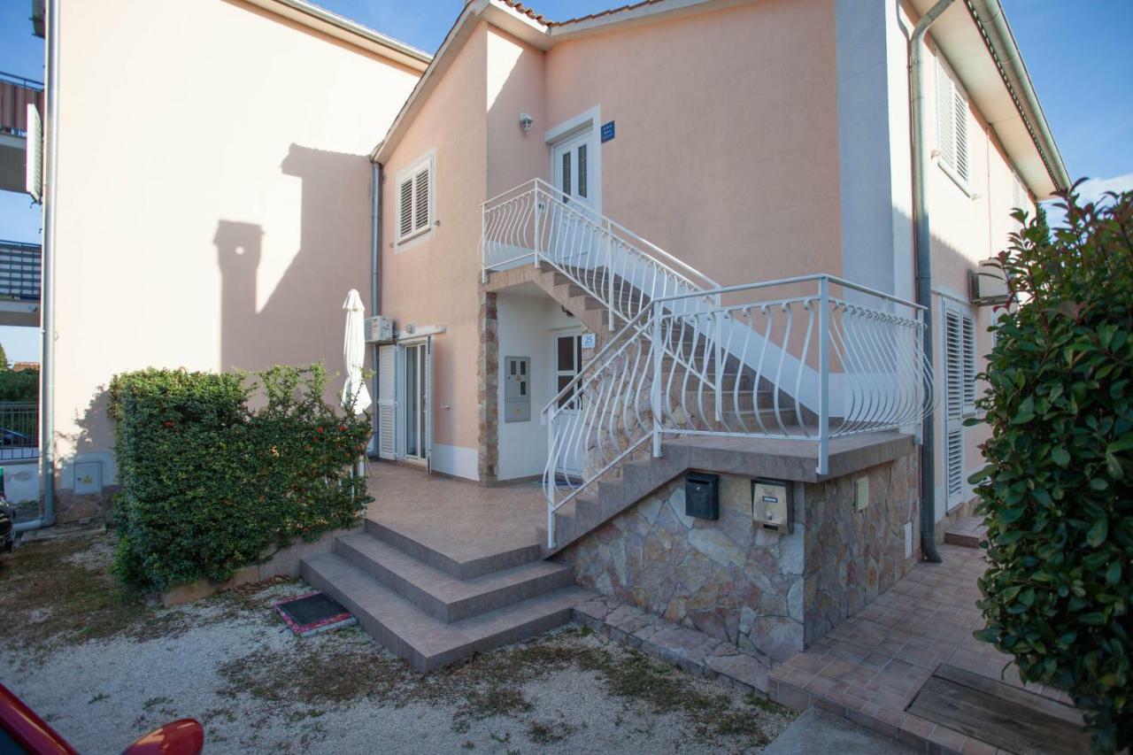 Apartments Tin Ровінь Екстер'єр фото
